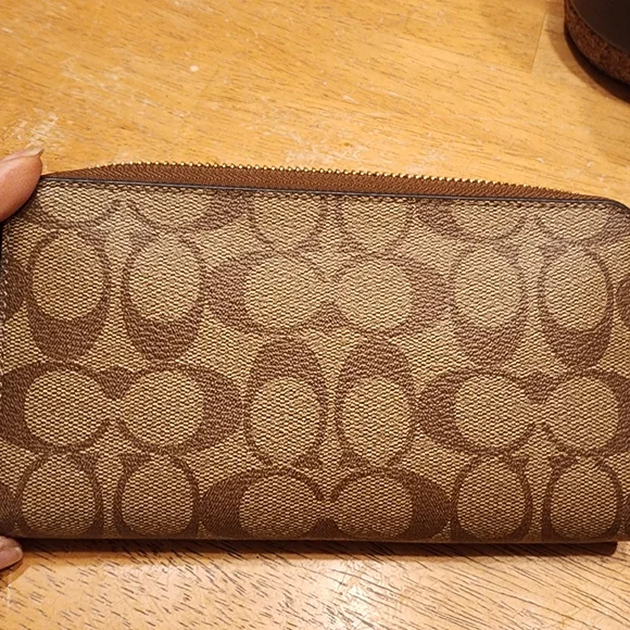 Coach Signature Canvas Zip Wallet in Brown - Picture 4 of 16